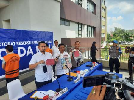 Polda Riau Ungkap Alasan Kadinkes Kampar Kutip Uang Kepala Puskesmas Rp10 Juta  Untuk Suap Polisi